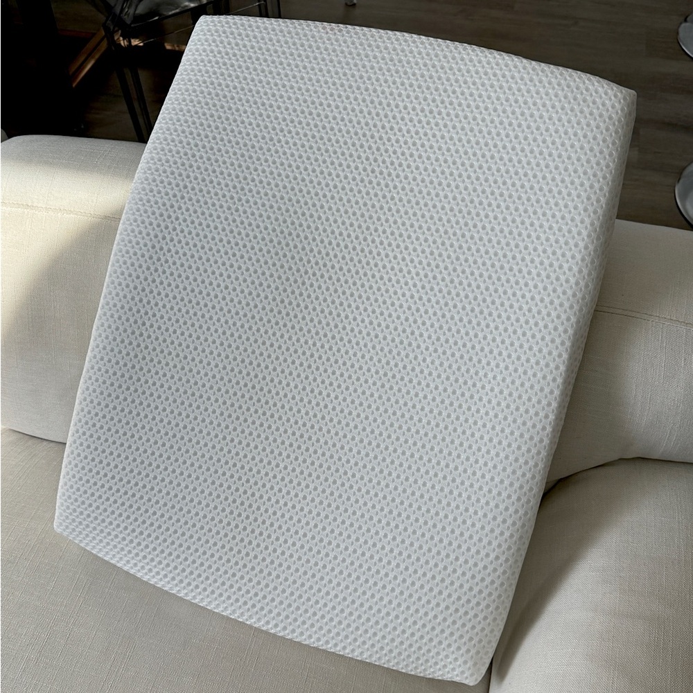 Nestig x Lullaby Earth Breathe Safe Mini Mattress